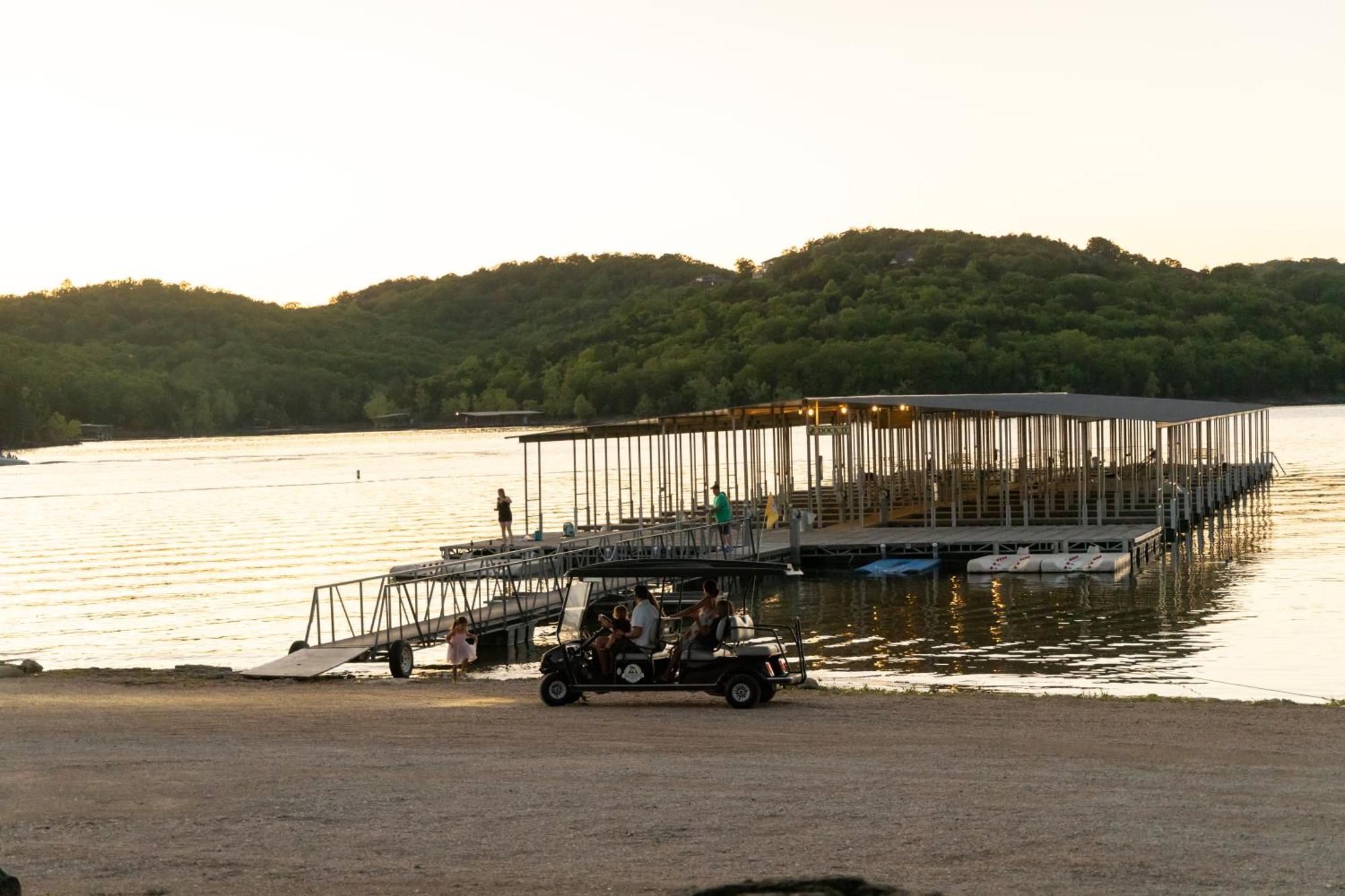 Still Waters Resort Indian Point エクステリア 写真